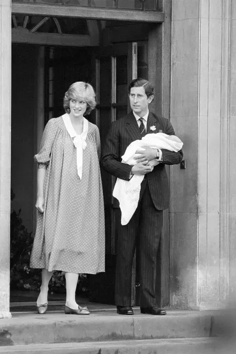 Framed Print : Princess Diana and Charles Leaving Hospital with Son