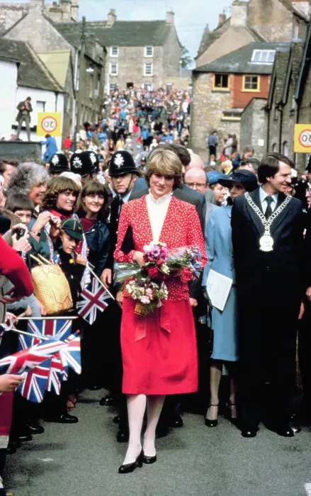 Framed Print : Princess Diana on Walkabout Framed Print : Princess Diana on Walkabout