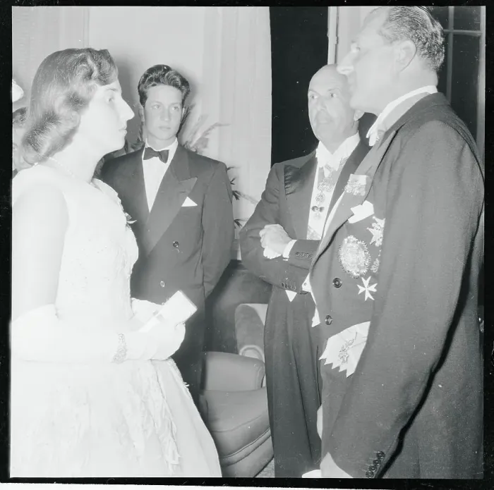 Framed Print : Princess Maria del Pilar Speaking With Her Father Framed Print : Princess Maria del Pilar Speaking With Her Father
