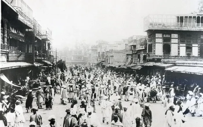 Framed Print : Principle Street in Peshawur, India Framed Print : Principle Street in Peshawur, India