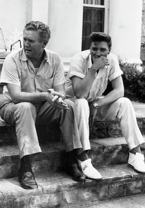 Framed Print : Private Elvis Presley Sits With Father Framed Print : Private Elvis Presley Sits With Father