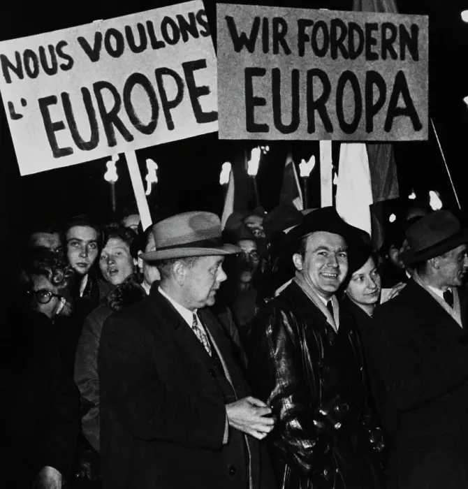 Framed Print : Pro-European Protest In Strasbourg