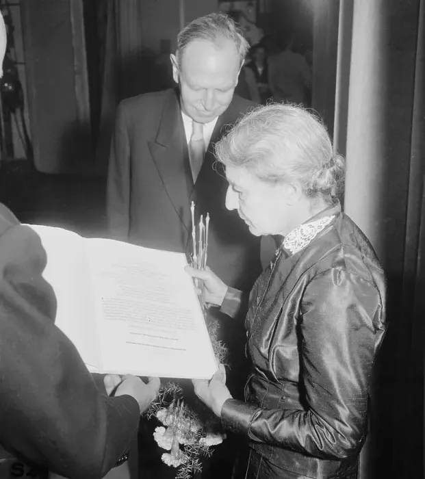 Framed Print : Professor Lise Meitner Receives Otto Hahn Prize for Physics Framed Print : Professor Lise Meitner Receives Otto Hahn Prize for Physics