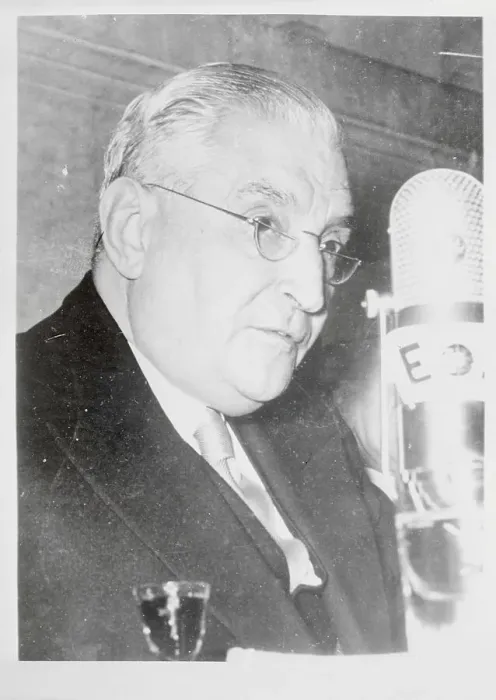 Framed Print : Profile of Antonio Oliveira Salazar Wearing Eyeglasses Framed Print : Profile of Antonio Oliveira Salazar Wearing Eyeglasses