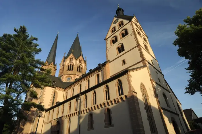 Framed Print : Protestant Marienkirche, Church of St. Mary, Gelnhausen, Hesse, Germany, Europe Framed Print : Protestant Marienkirche, Church of St. Mary, Gelnhausen, Hesse, Germany, Europe