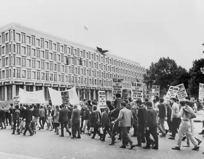 Framed Print : Protesters Outside United States Embassy of London Framed Print : Protesters Outside United States Embassy of London