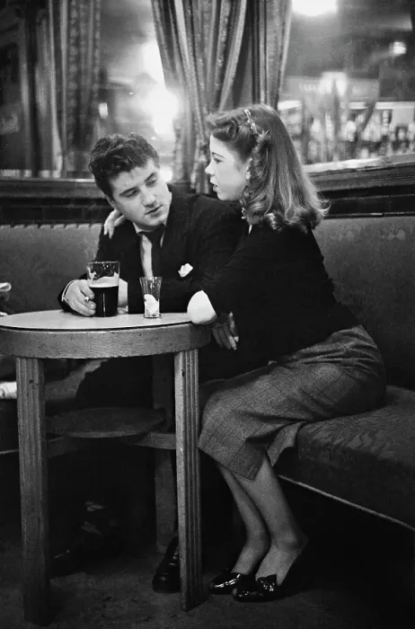 Framed Print : Pub Date. A young woman having a drink in a London pub with her boyfriend, December 1953