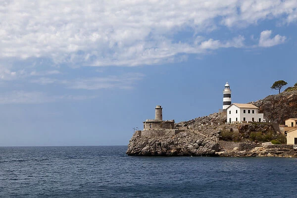Punta de sa Creu with the Sa Creu lighthouse and the remains of the Bufador lighthouse, Port de Soller, Soller, Majorca, Balearic Islands, Spain