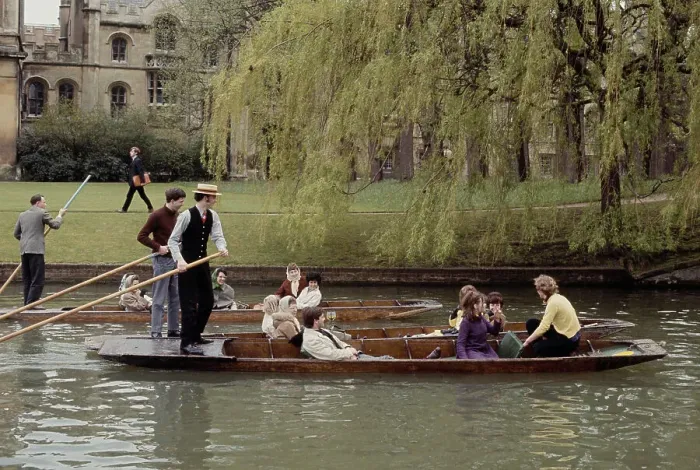 Framed Print : Punting In Cambridge Framed Print : Punting In Cambridge