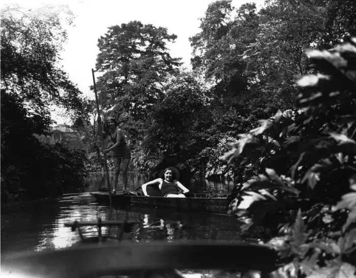 Framed Print : Punting Trip Framed Print : Punting Trip