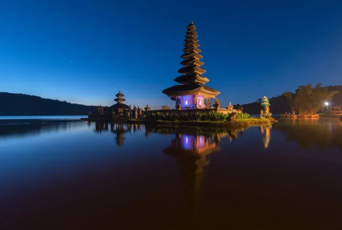 Framed Print : Pura Ulun Danu Bratan, Bali, Indonesia Framed Print : Pura Ulun Danu Bratan, Bali, Indonesia