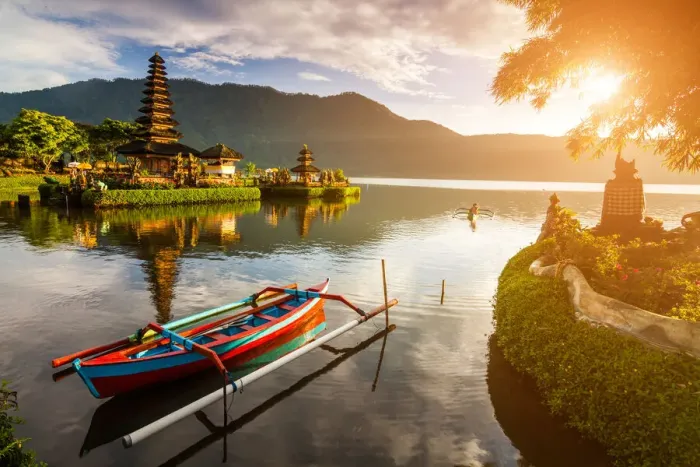 Framed Print : Pura Ulun Danu Bratan, Bali, Indonesia Framed Print : Pura Ulun Danu Bratan, Bali, Indonesia