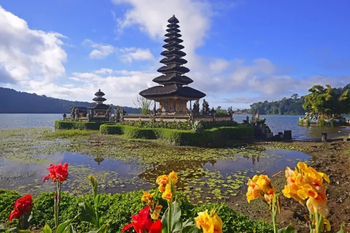 Framed Print : Pura Ulun Danu Bratan Temple or Pura Bratan Temple, in Lake Bratan, highlands of central Bali, Bedugul area, Bali, Indonesia Framed Print : Pura Ulun Danu Bratan Temple or Pura Bratan Temple, in Lake Bratan, highlands of central Bali, Bedugul area, Bali, Indonesia