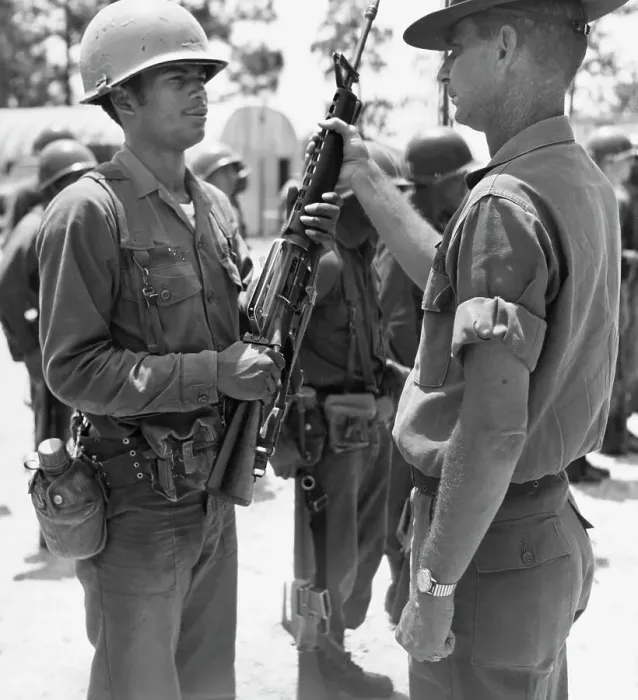 Framed Print : Pvt Dwight Stone with Drill Sergeant Paul Brown Framed Print : Pvt Dwight Stone with Drill Sergeant Paul Brown