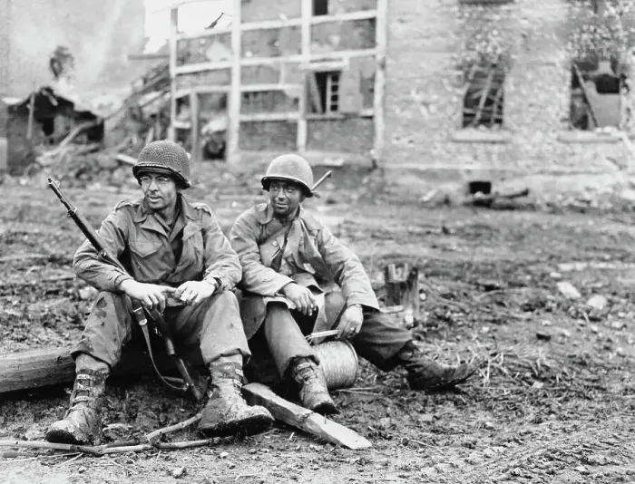 Framed Print : Pvt Heath and Pvt Siegman Seated Framed Print : Pvt Heath and Pvt Siegman Seated