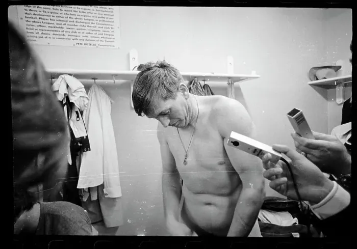Framed Print : Quarterback Johnny Unitas After His Last Game as a Colt