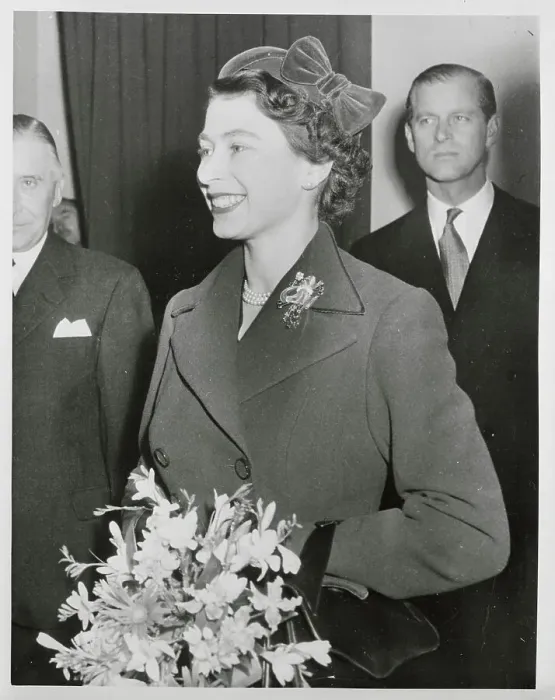 Framed Print : Queen Elizabeth Arriving at Hostel Framed Print : Queen Elizabeth Arriving at Hostel
