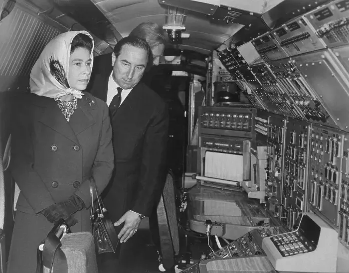 Framed Print : Queen Elizabeth Examining Concorde Interior Framed Print : Queen Elizabeth Examining Concorde Interior