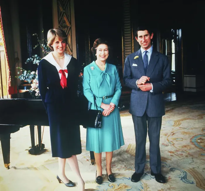 Framed Print : Queen Elizabeth with Family Framed Print : Queen Elizabeth with Family