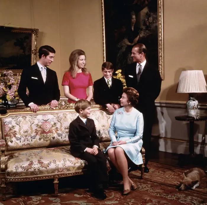 Framed Print : Queen Elizabeth and Her Family Framed Print : Queen Elizabeth and Her Family