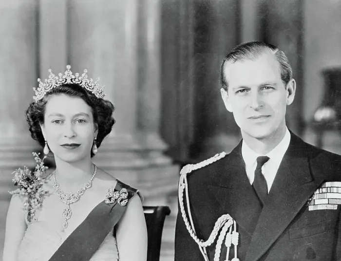 Framed Print : Queen Elizabeth II and Husband Duke of Edinburgh Posing in Royal Attire Framed Print : Queen Elizabeth II and Husband Duke of Edinburgh Posing in Royal Attire