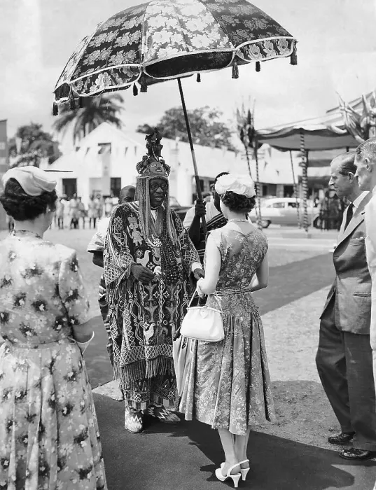 Framed Print : Queen Elizabeth II with Ijebu-Ode Framed Print : Queen Elizabeth II with Ijebu-Ode