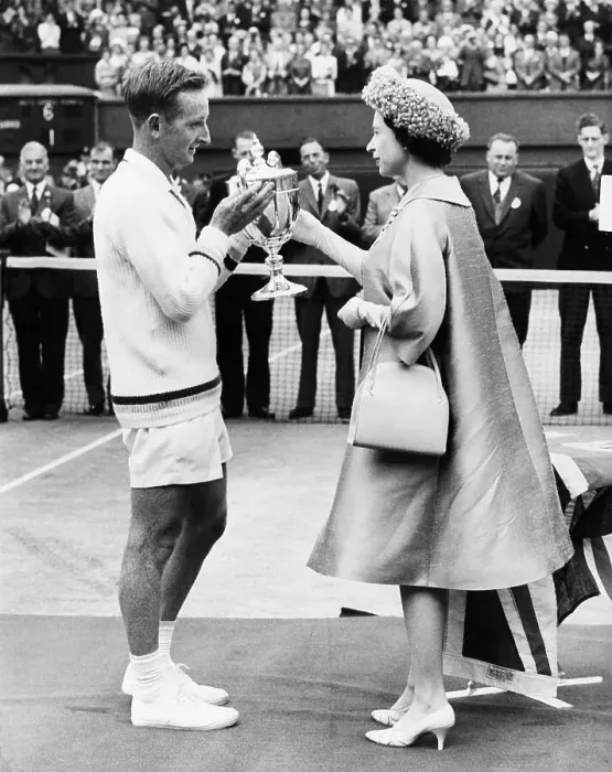 Framed Print : Queen Elizabeth Presenting Wimbledon Trophy Framed Print : Queen Elizabeth Presenting Wimbledon Trophy