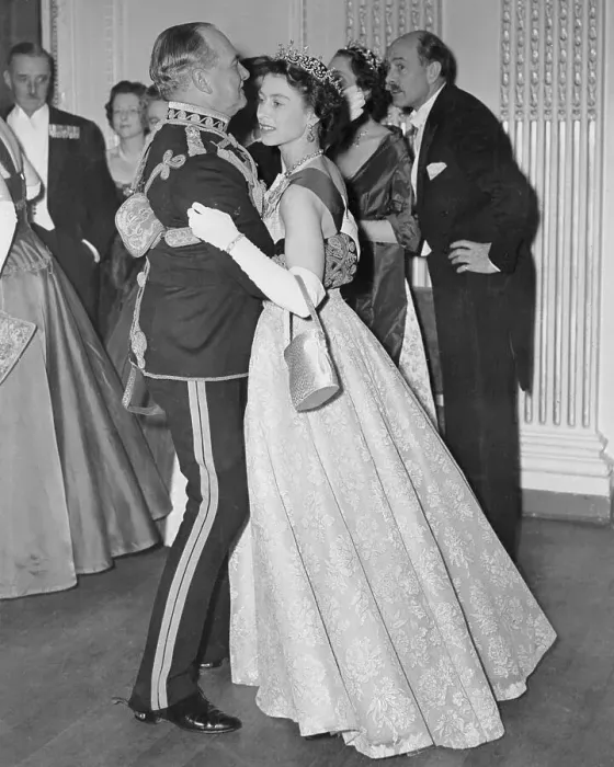 Framed Print : Queen Elizabeth and Sir John Baldwin Dancing Framed Print : Queen Elizabeth and Sir John Baldwin Dancing