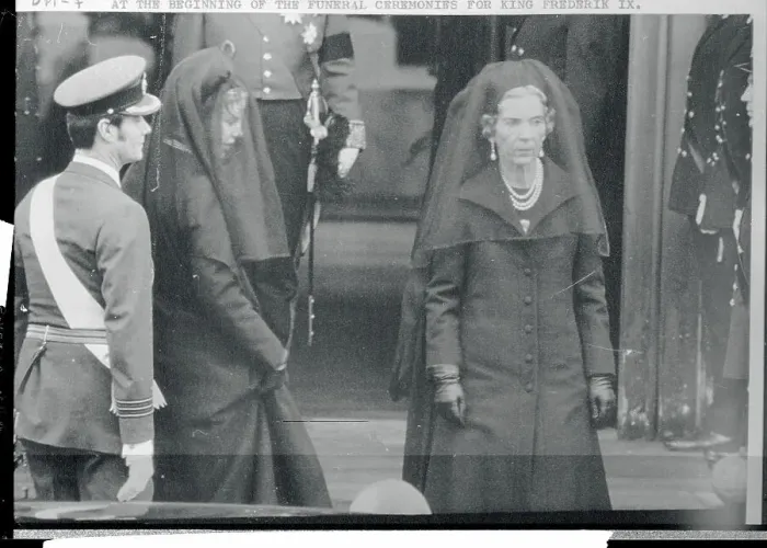 Framed Print : Queen Margrethe and Queen Ingrid at Funeral Services Framed Print : Queen Margrethe and Queen Ingrid at Funeral Services