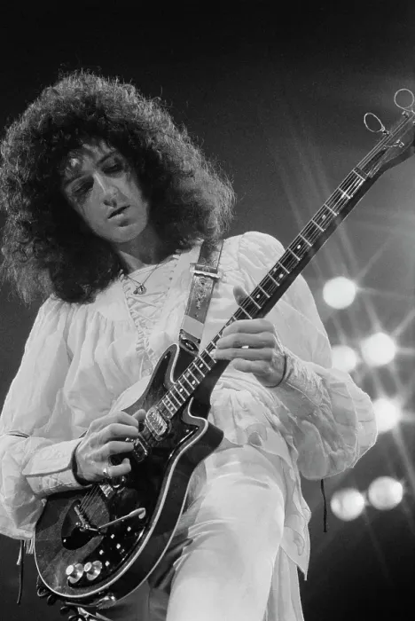 Framed Print : Queen Play The Forum, Inglewood, 1977 Framed Print : Queen Play The Forum, Inglewood, 1977