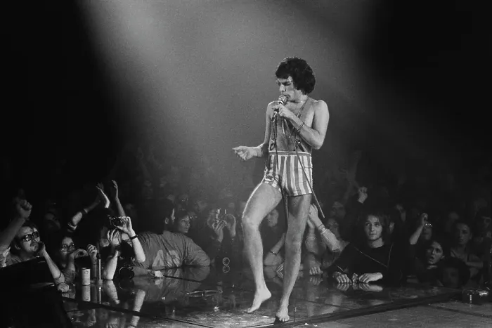 Framed Print : Queen Play The Forum, Inglewood, 1977 Framed Print : Queen Play The Forum, Inglewood, 1977