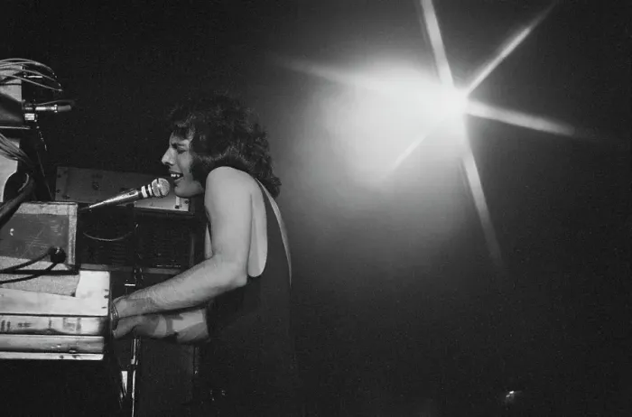Framed Print : Queen Play The Forum, Inglewood, 1977 Framed Print : Queen Play The Forum, Inglewood, 1977