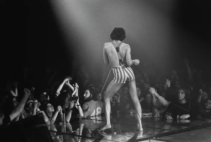 Framed Print : Queen Play The Forum, Inglewood, 1977