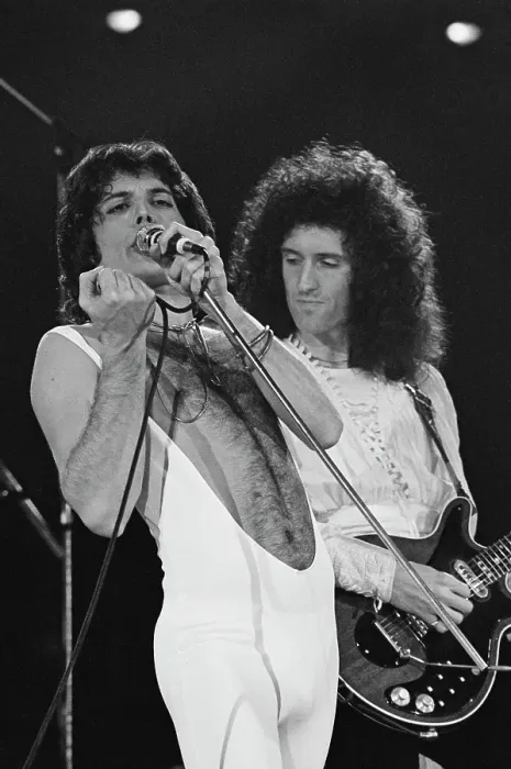Framed Print : Queen Play The Forum, Inglewood, 1977 Framed Print : Queen Play The Forum, Inglewood, 1977