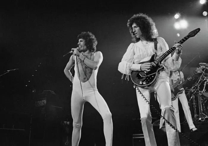 Framed Print : Queen Play The Forum, Inglewood, 1977 Framed Print : Queen Play The Forum, Inglewood, 1977