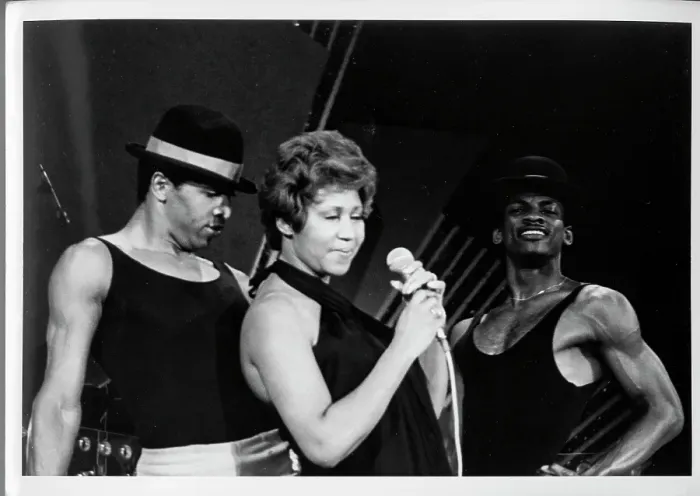 Framed Print : Queen Of Soul With Backup Dancers Framed Print : Queen Of Soul With Backup Dancers