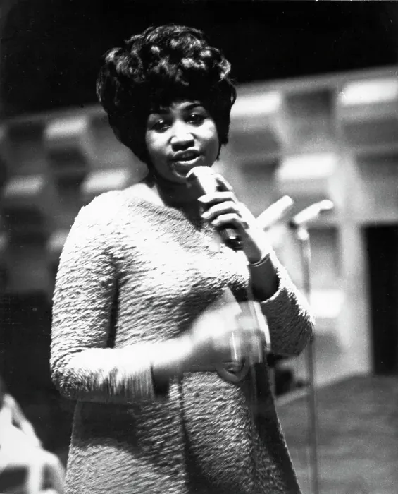 Framed Print : Queen Of Soul Singing Framed Print : Queen Of Soul Singing