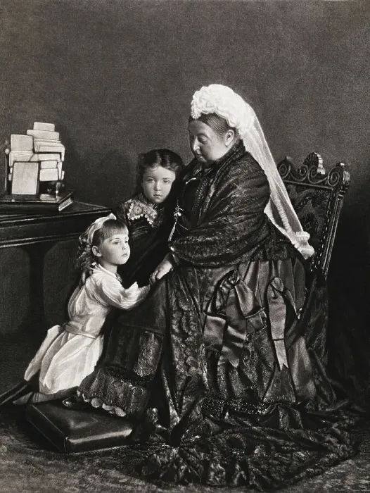 Framed Print : Queen Victoria of England with Her Young Granddaughters Framed Print : Queen Victoria of England with Her Young Granddaughters