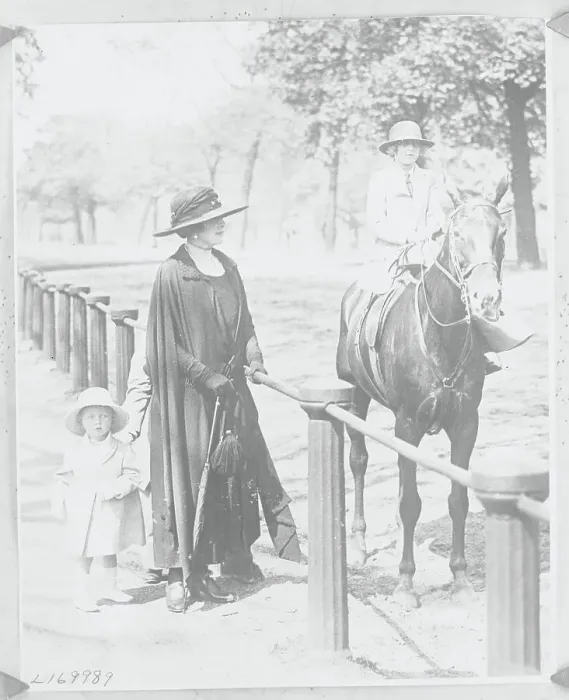 Framed Print : Queen Victoria of Spain with Children 1922