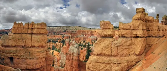 Framed Print : Queens Garden Trail with sandstone pillars or hoodoos, landscape formed by erosion, Bryce Canyon National Park, Utah, United States Framed Print : Queens Garden Trail with sandstone pillars or hoodoos, landscape formed by erosion, Bryce Canyon National Park, Utah, United States