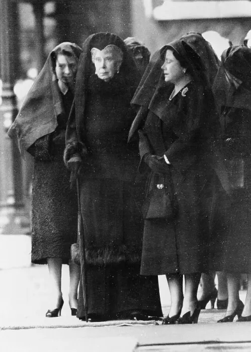 Framed Print : Three Queens In Mourning Framed Print : Three Queens In Mourning