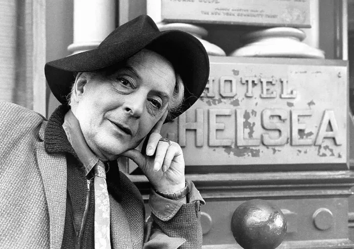 Framed Print : Quentin Crisp Framed Print : Quentin Crisp