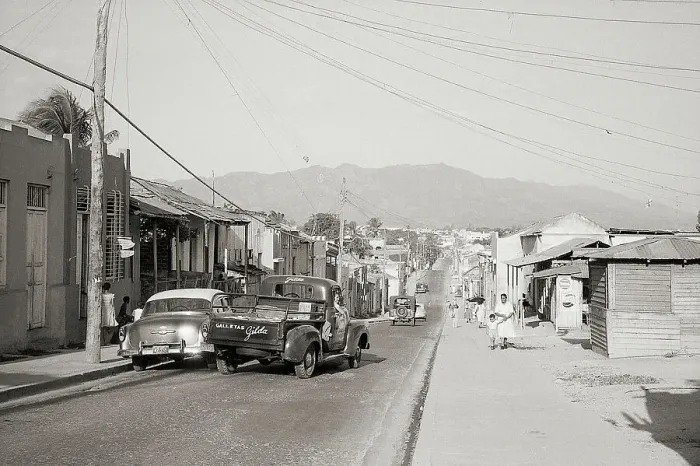 Framed Print : Quite Street in Santiago De Cuba Framed Print : Quite Street in Santiago De Cuba