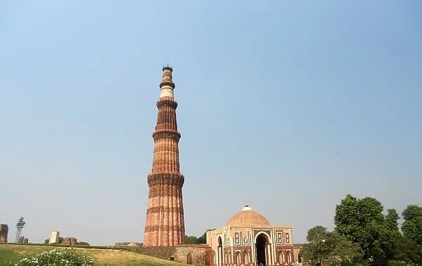 Qutub Minar  /  Qutub Tower, Delhi-India