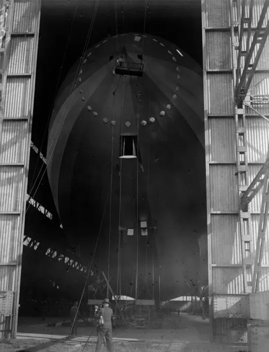 Framed Print : R 101 In Hangar Framed Print : R 101 In Hangar