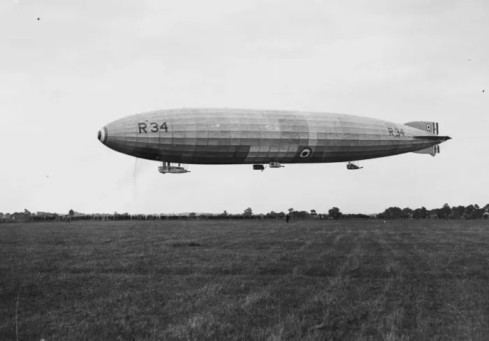 Framed Print : R34 Airship Landing Framed Print : R34 Airship Landing
