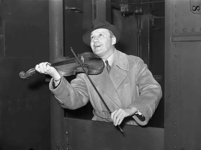 Framed Print : Radio Comedian Jack Benny Playing Violin Framed Print : Radio Comedian Jack Benny Playing Violin