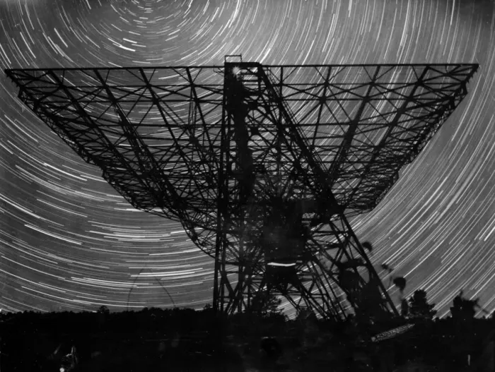 Framed Print : Radiotelescope Framed Print : Radiotelescope