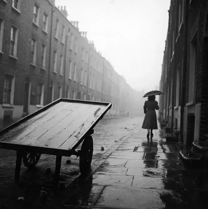 Framed Print : Rainy Whitechapel Framed Print : Rainy Whitechapel