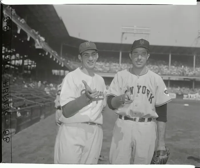Framed Print : Ralph Branca Shaking Hands with Jim Hearn